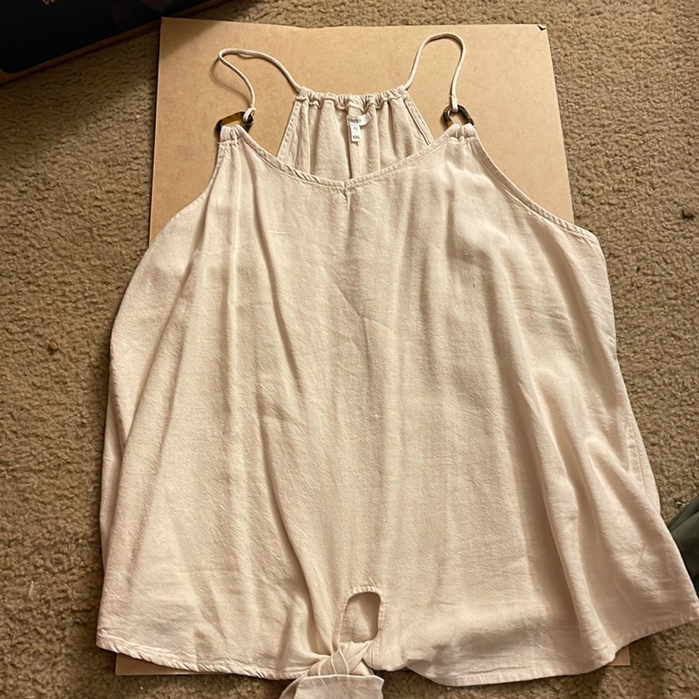 Cute tank top with tie in the front!